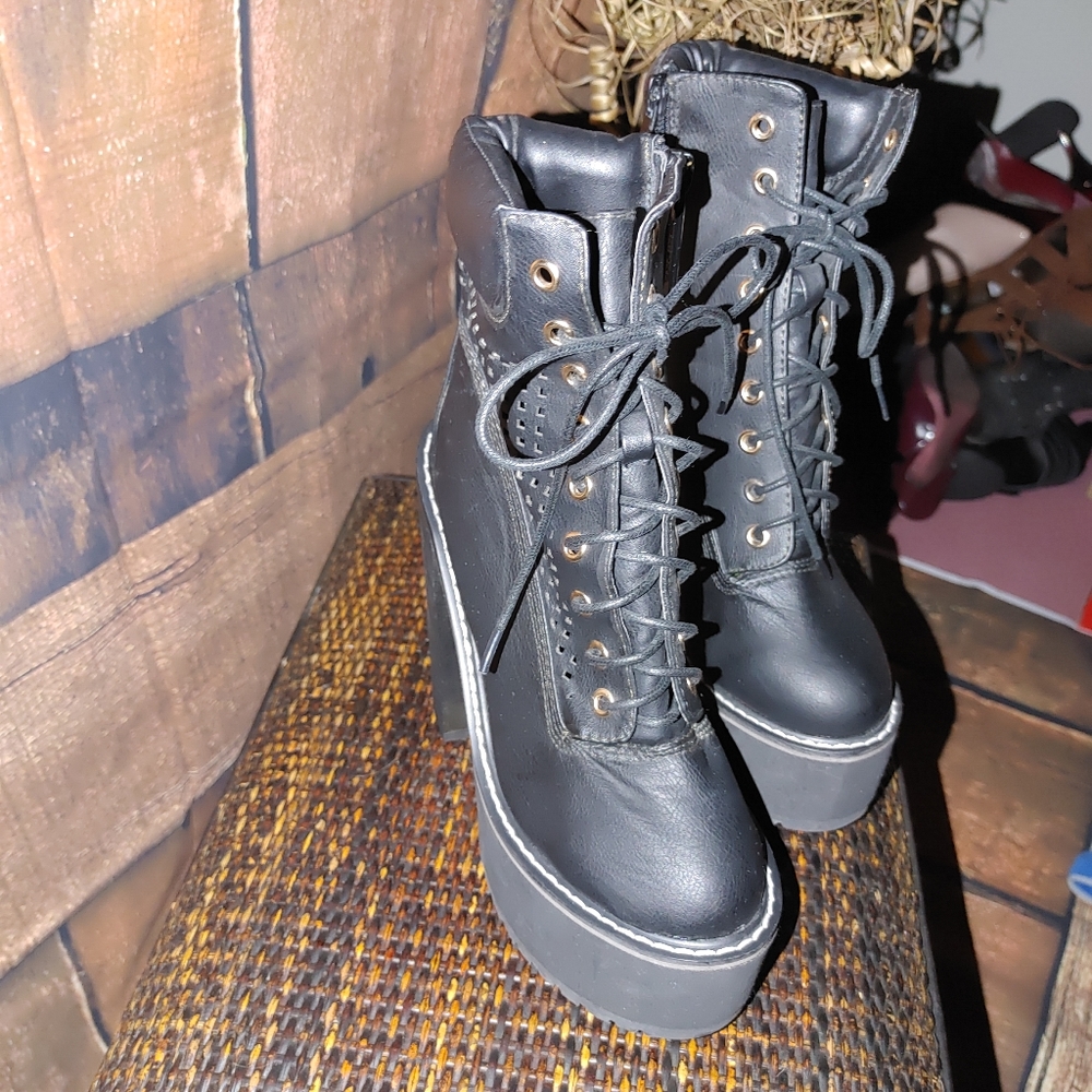 Platform boots - Picture 2 of 9